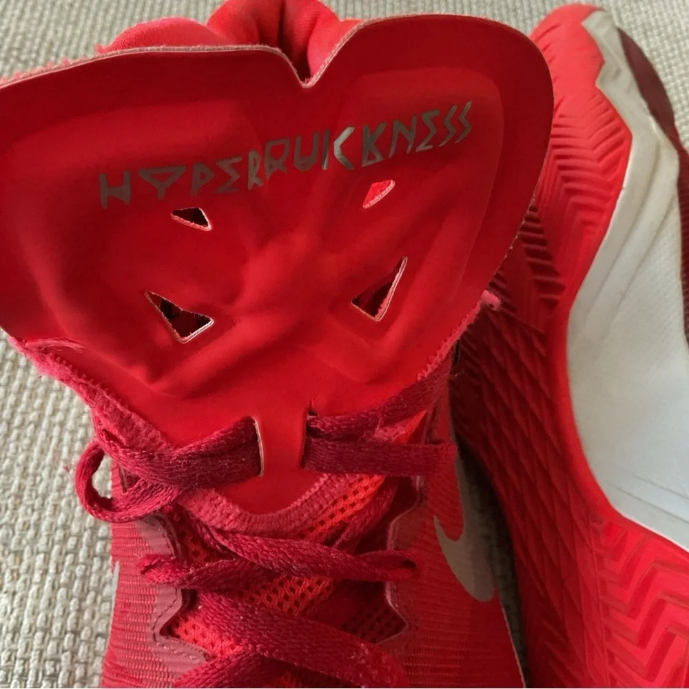 Nike Hyperquiknees Men Size 9 Red
